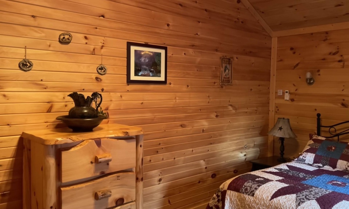 McArthur Cabin | Lowry's Retreat