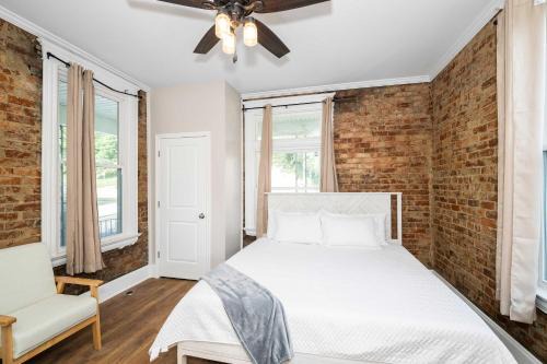 Ludlow House | Ludlow Lodge with City Views