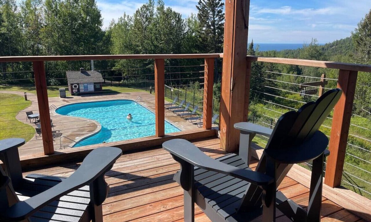 Lutsen Apartment | Lutsen Mtn Ski-In/Ski-Out Studio | Lake & Mtn View