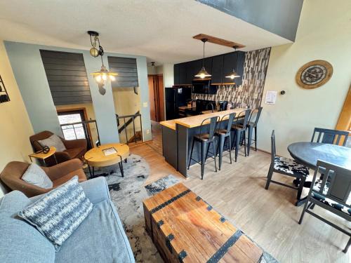 Lutsen Apartment | Lutsen Ski-In/Ski-Out Townhome | Pool, Gym, Sauna