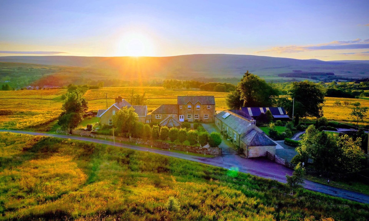 Newcastleton Cottage | Lux cottage 3 beds 3 baths, dog friendly, mountain biking, walking on doorstep