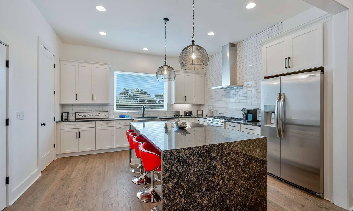 Haynes Area House | Lux Home W/Rooftop Close to Downtown!