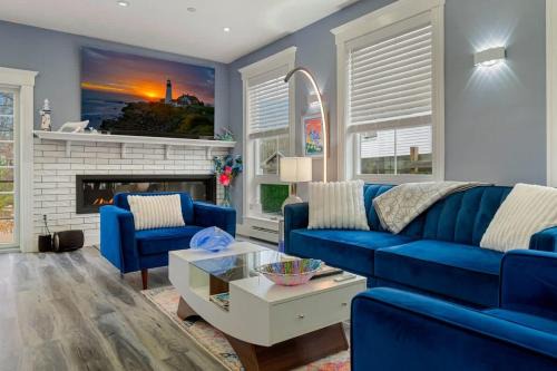North Deering House | Luxe Coastal Retreat with Hot Tub & Fire Pit