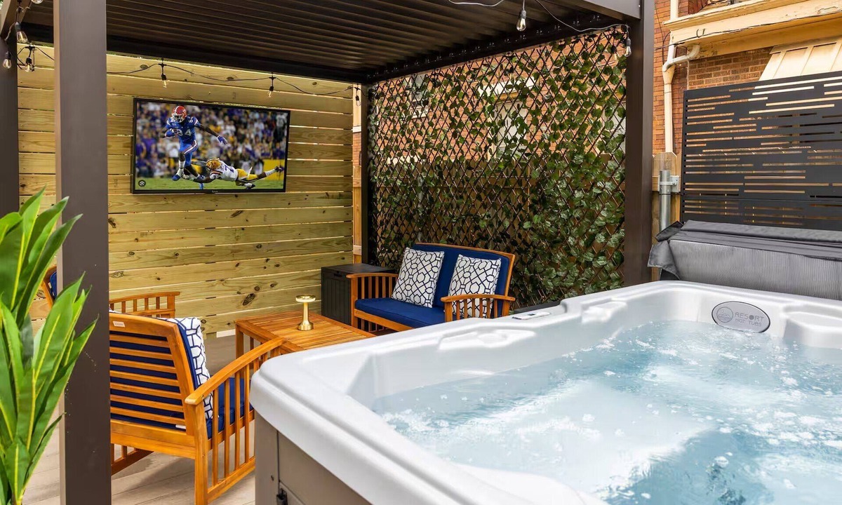 Walnut Hills House | Luxe-Hot Tub-Game Room-Fire Pit-Big Yard-5 min to Downtown and OTR