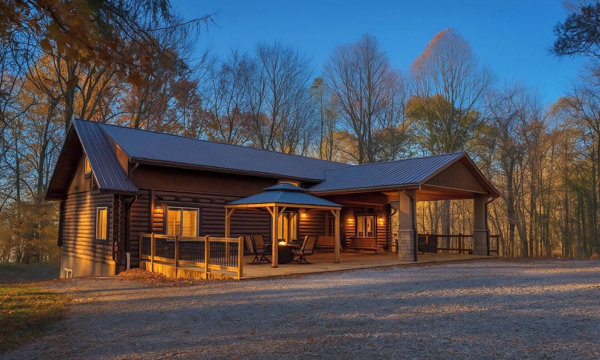 Nashport Cabin | Luxurious Forest Getaway at Historic Baughman Park New Log Cabin 2