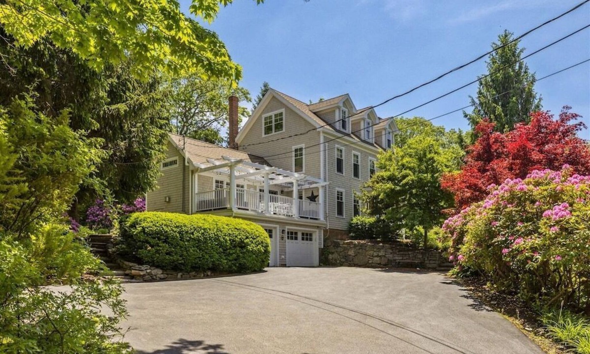 Kennebunkport House | Luxurious Home By The Beach - a true coastal home in the heart of Kennebunkport