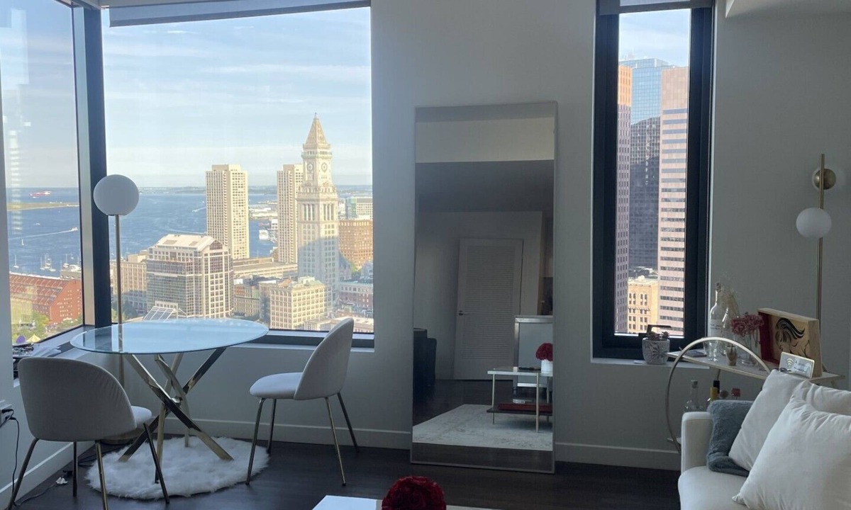 North End Apartment | Luxury 1 bedroom downtown appartment