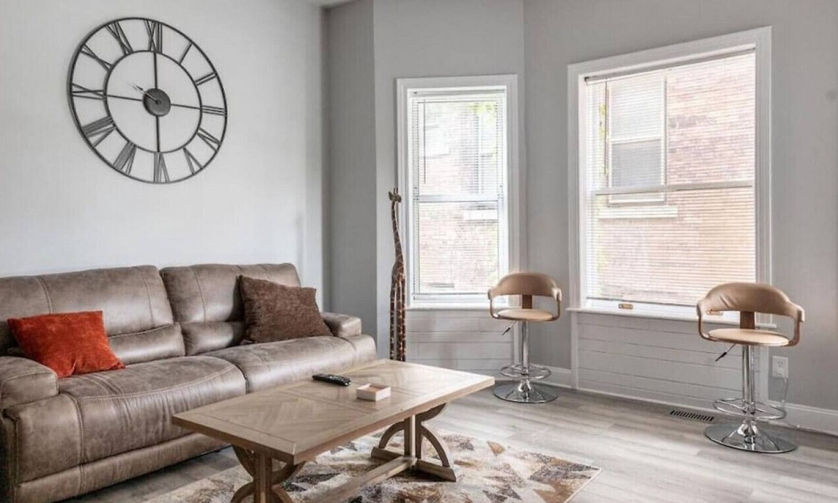 Midtown Apartment | Luxury 2BR ★ Midtown ★ Parking