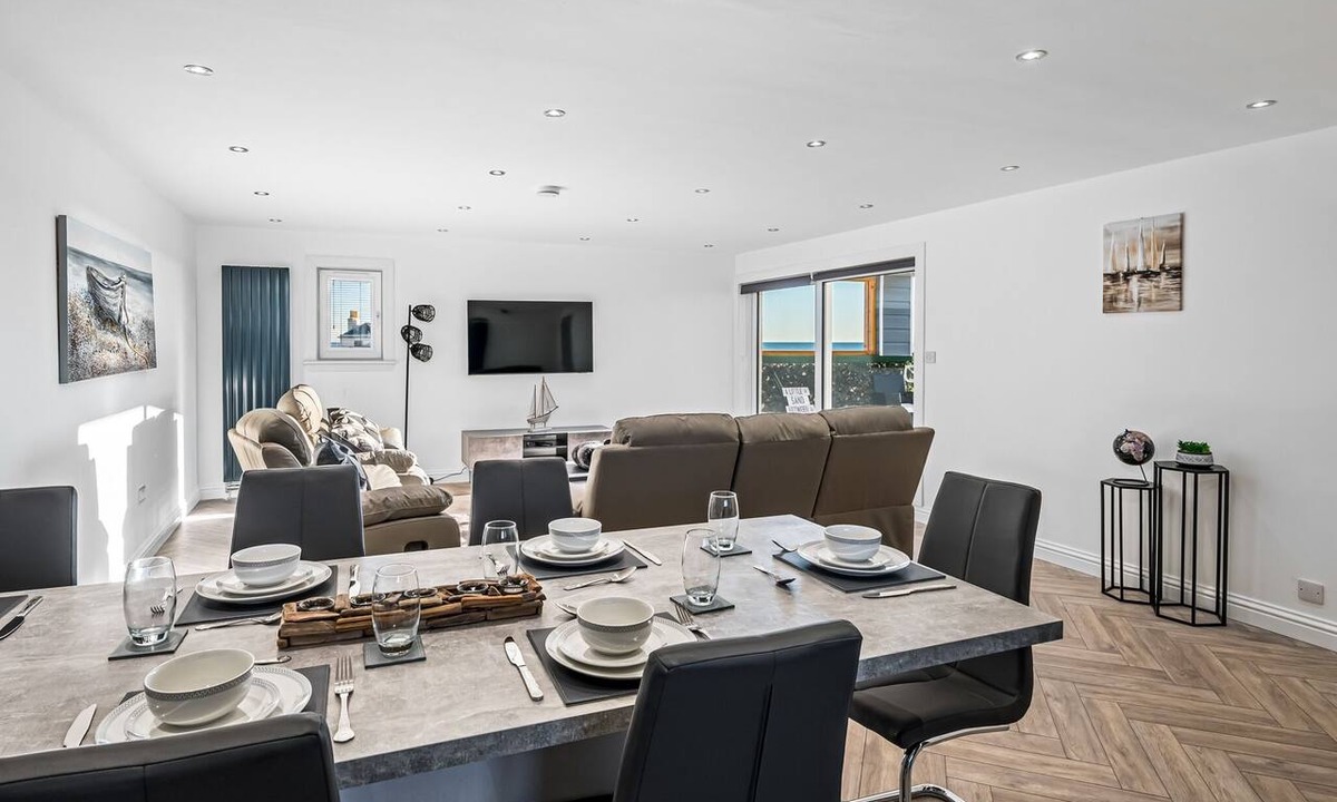 Arbroath Apartment | Luxury Apartment with Sea Views Balcony