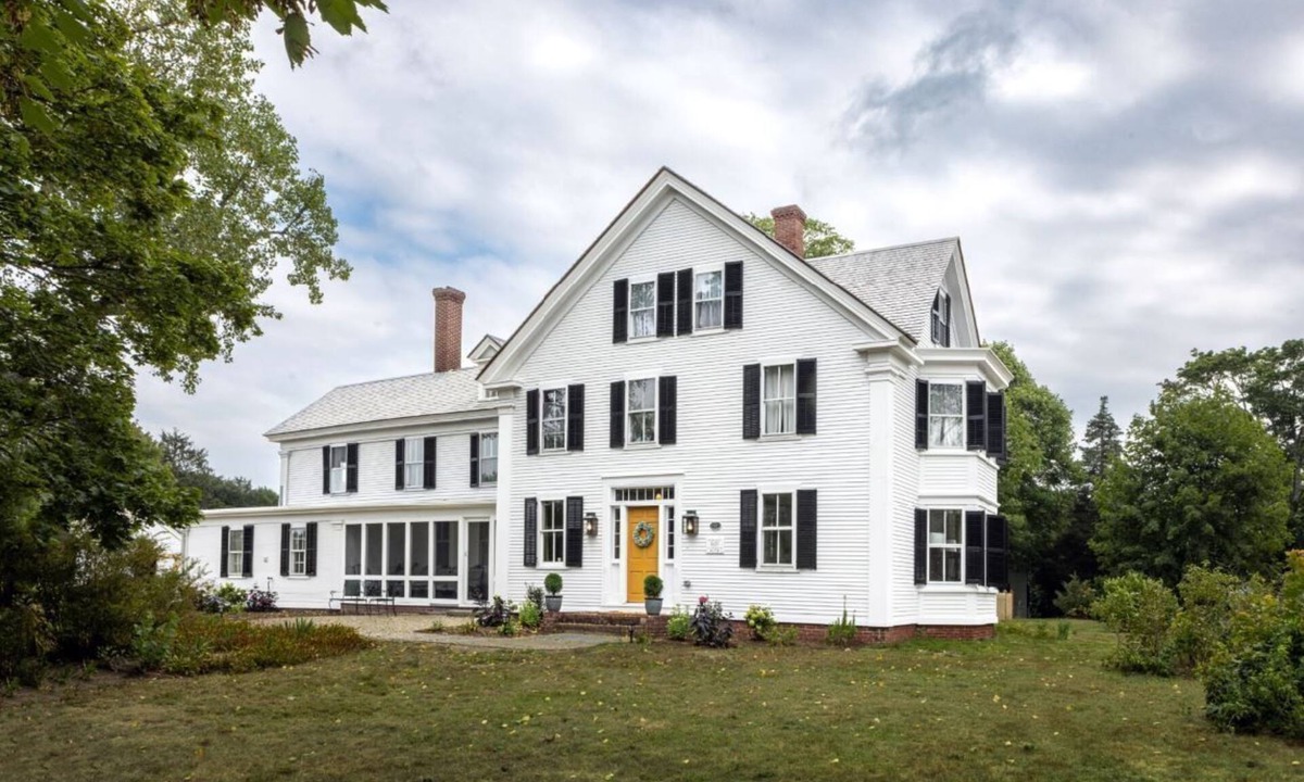 South Dennis House | Luxury Award Winning Sea Captain’s House
