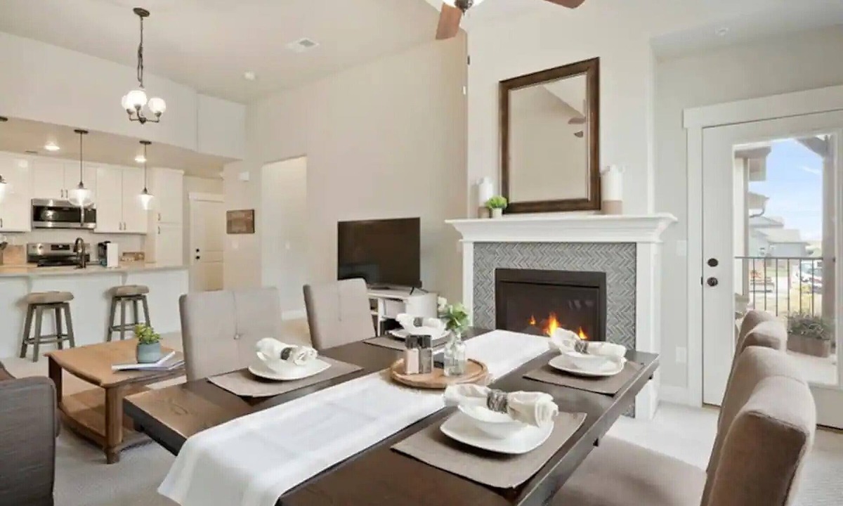 Windsor Condo | Luxury Condo in Highland Meadows with Mountain & Water Views
