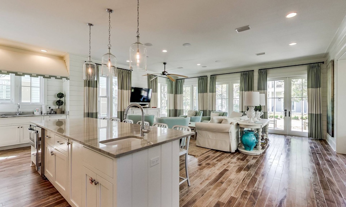 Watercolor House | Luxury Home 1 Block from the Frog Pool