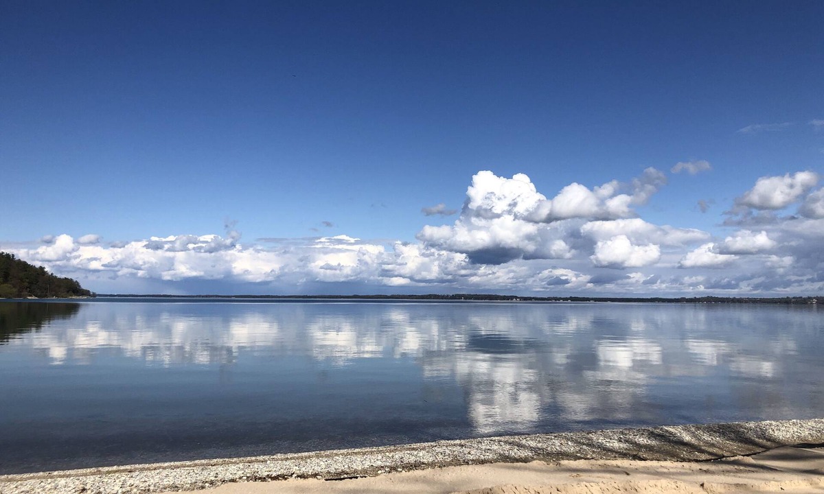 Traverse City House | Luxury home and private beach located on the Old Mission Peninsula