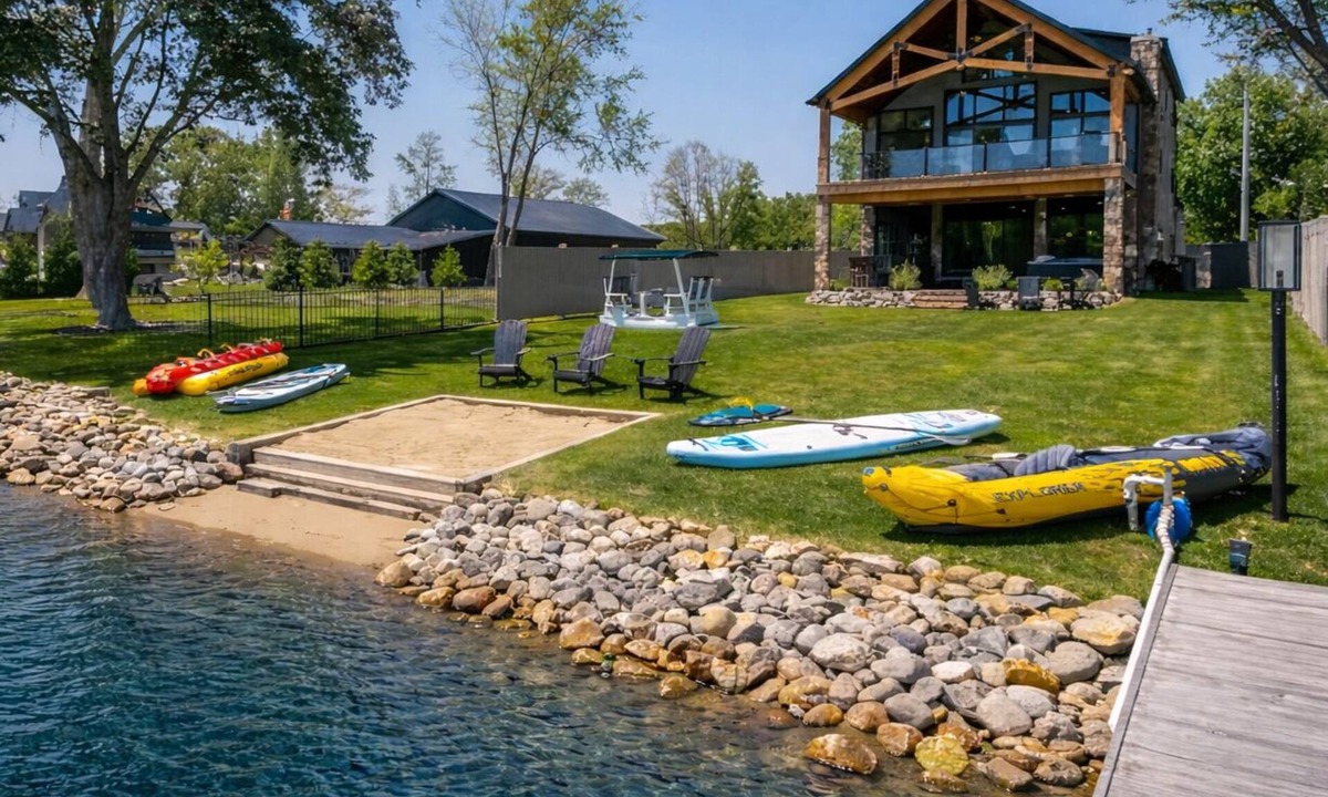 Union House | Luxury Lake House - Boat Rental - Hot Tub — Just 2 Hours from Chicago
