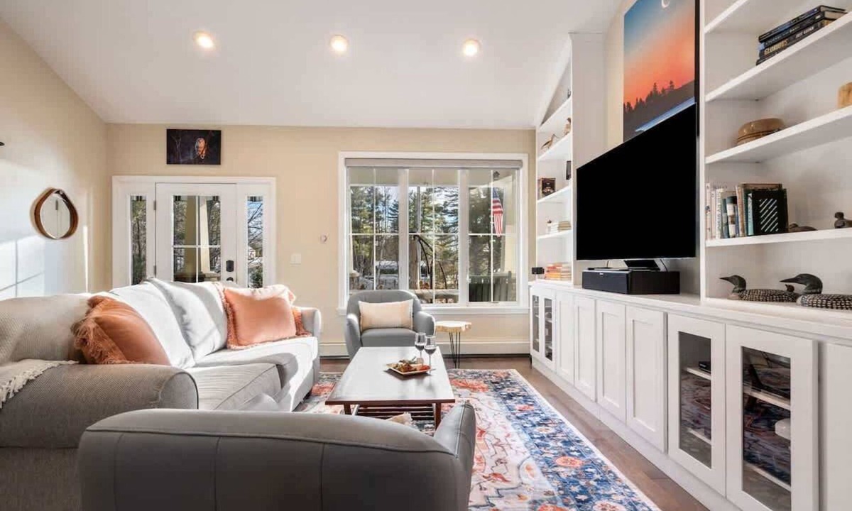 North Windham House | Luxury Lake House w/Home Theater, Hot Tub & Gym