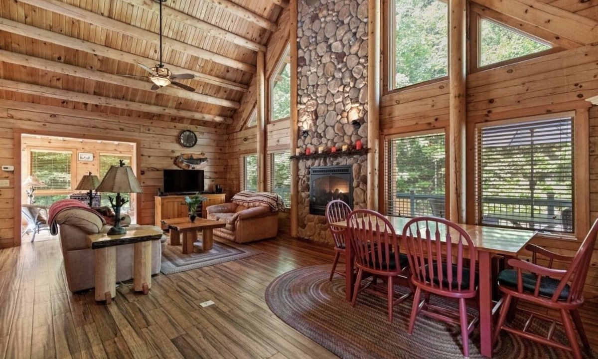Naples House | Luxury Log Cabin Paradise in the Lakes Region