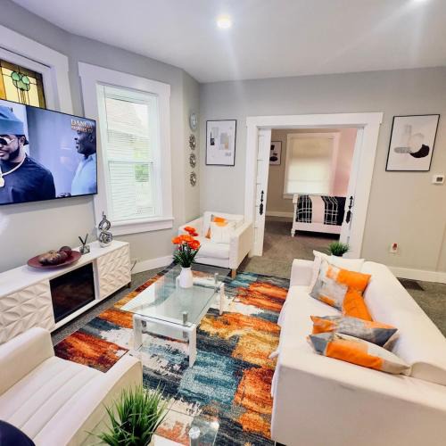 Norwood Apartment | Luxury or Nothing