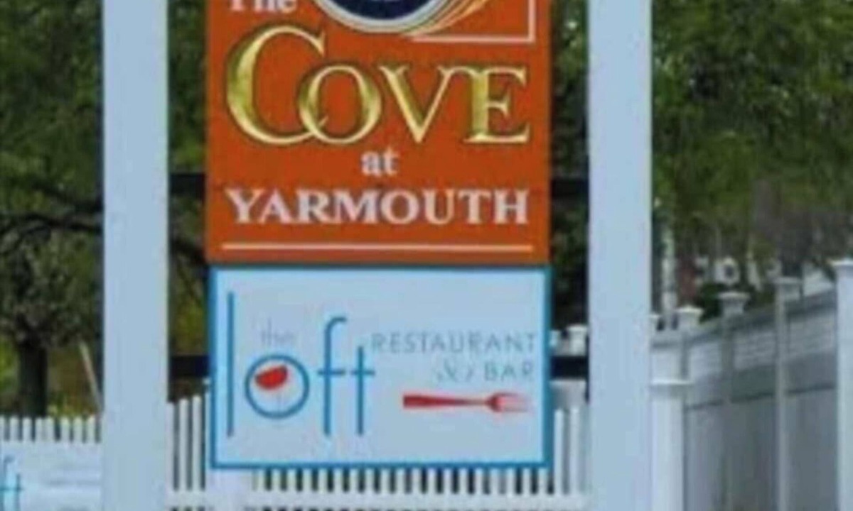 West Yarmouth Resort | Luxury Resort with Restaurants , 5 minutes to the beach