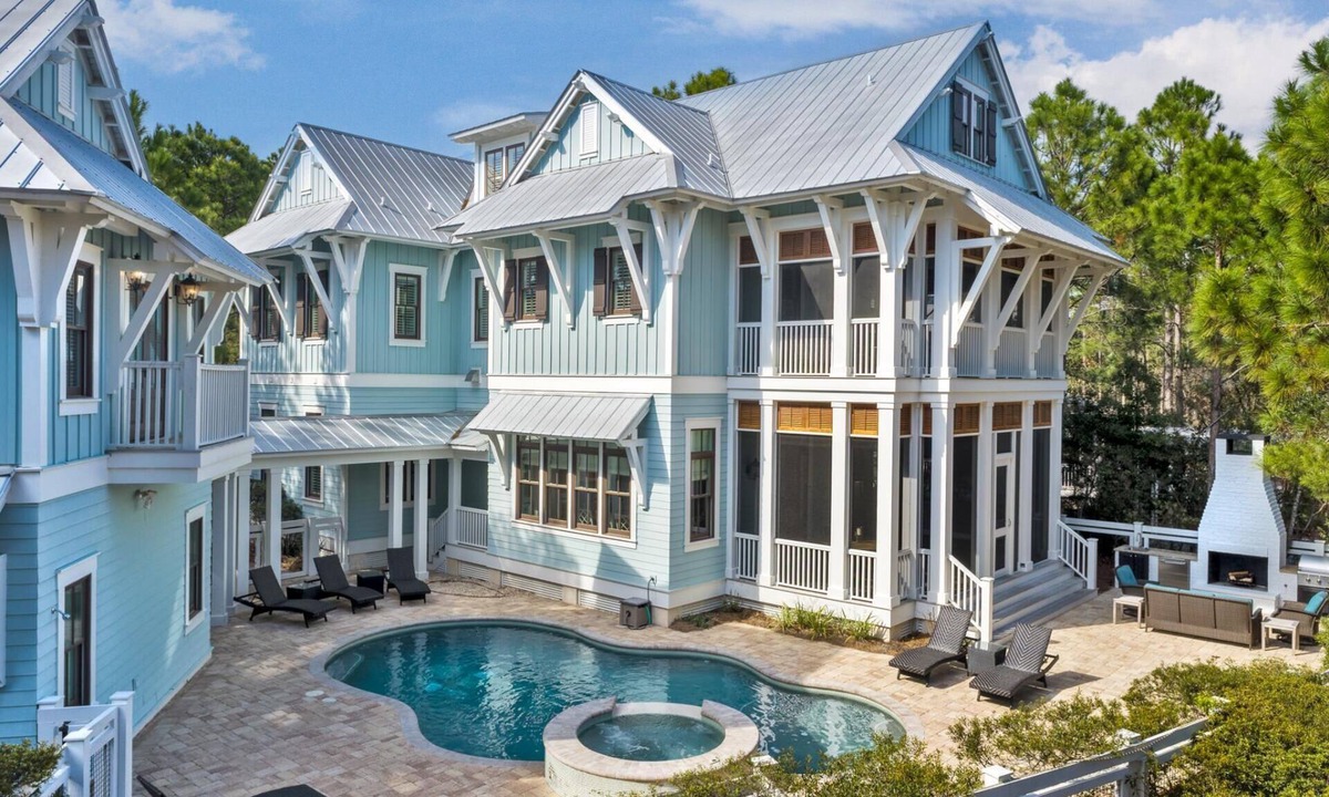 Forest District House | Luxury Retreat with Pool, LSV and Carriage