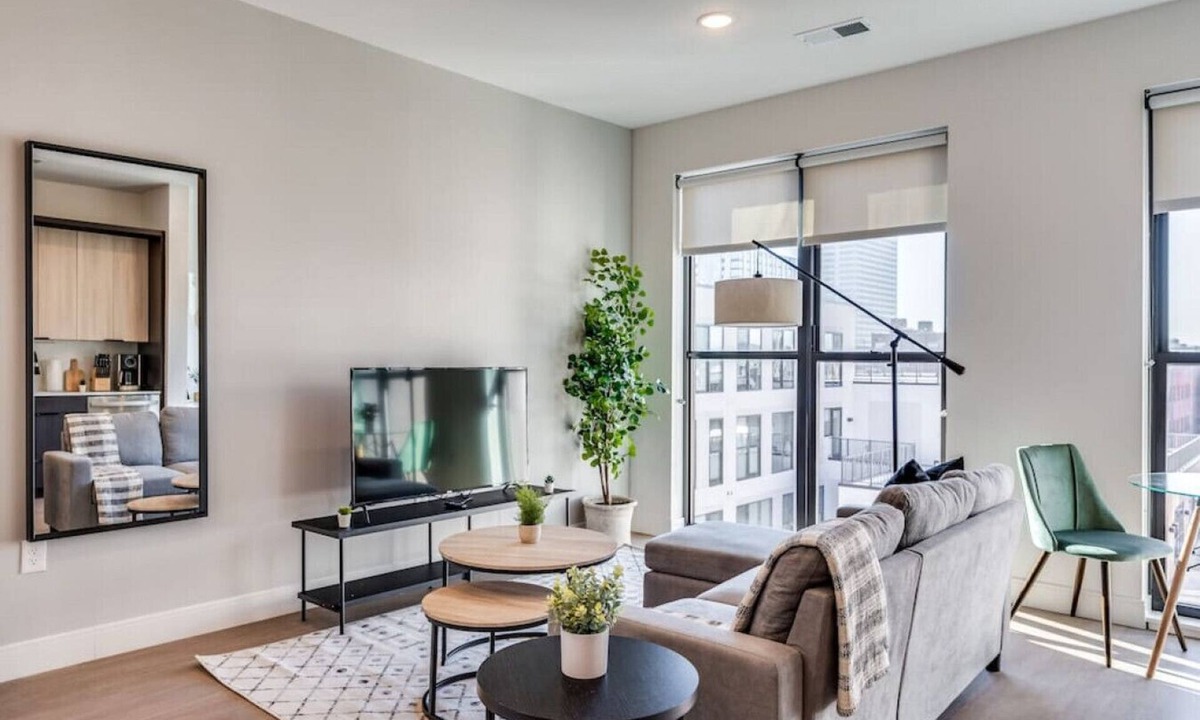 Pendleton Apartment | Luxury Studio CBD Pool Gym Walk to OTR