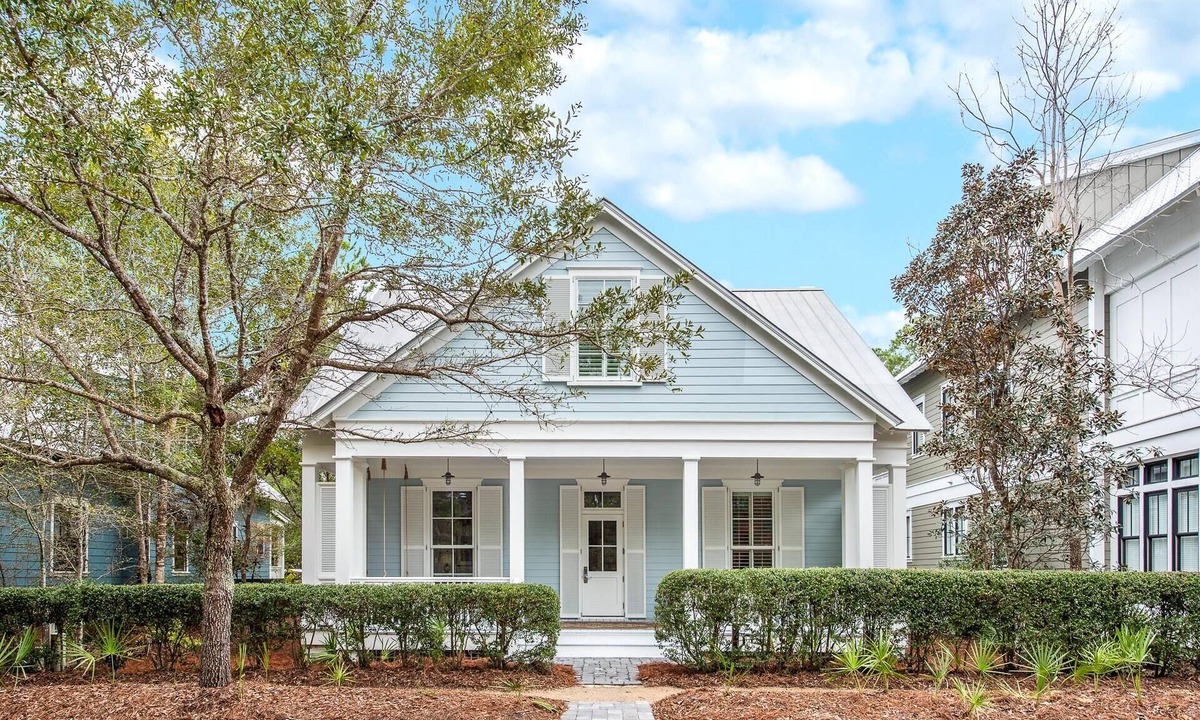 Forest District House | Luxury WaterColor Retreat w/Carriage House & LSV