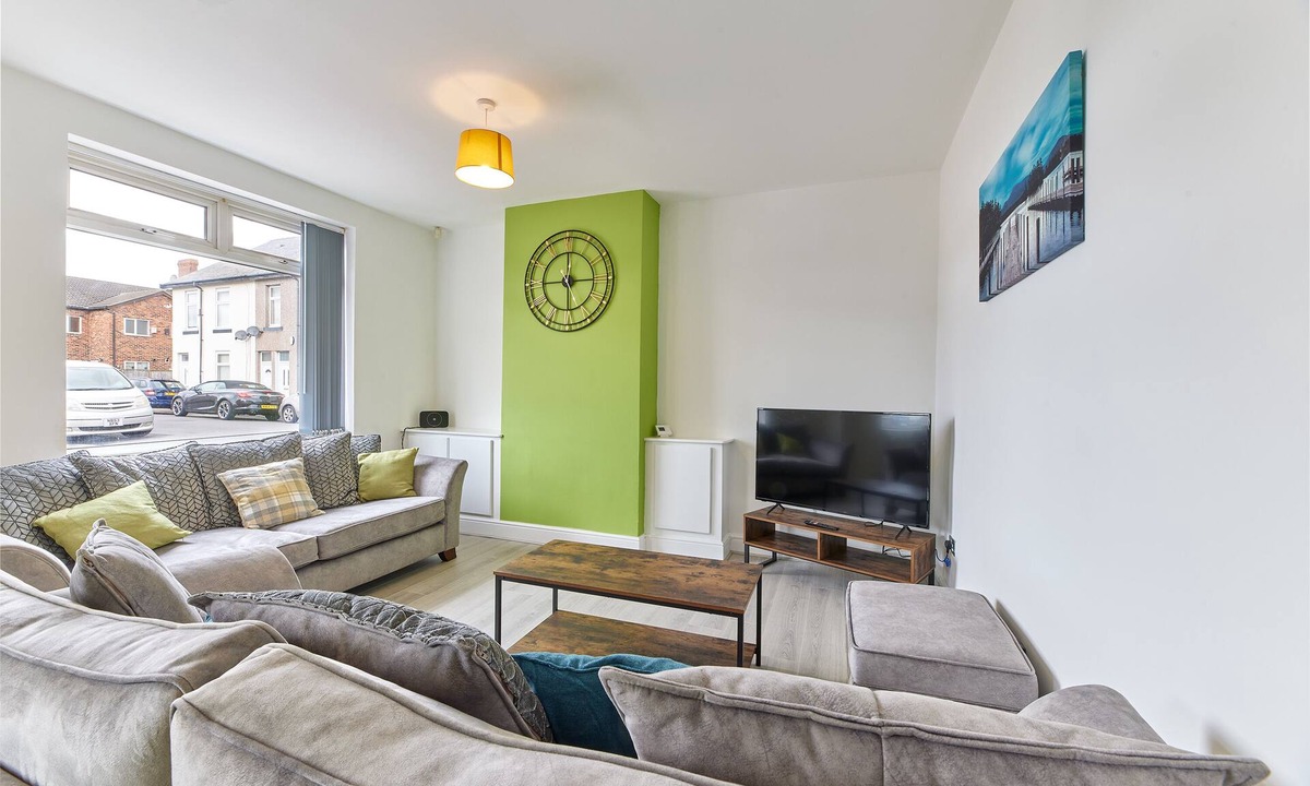 Blyth House | Maddison House, Beautifully renovated 5bed house