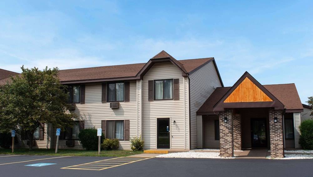 Ishpeming Hotel | Magnuson Hotel Country Inn