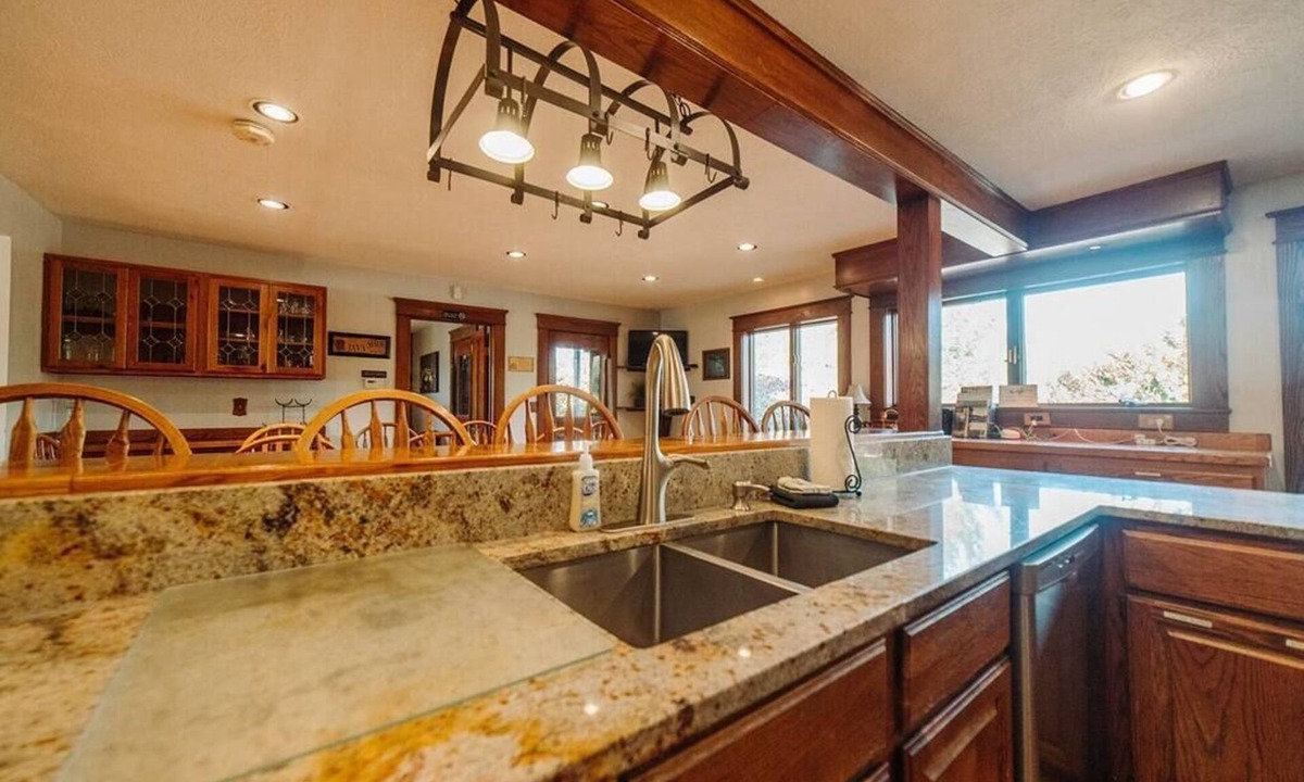 New Plymouth House | Majestic & Exclusive Country Home in Hocking Hills