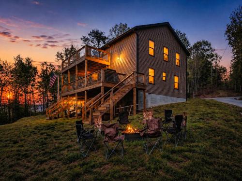 Cub Run House | Mammoth Lake House with Gas Grill 5 King Bedrooms-Family Friendly