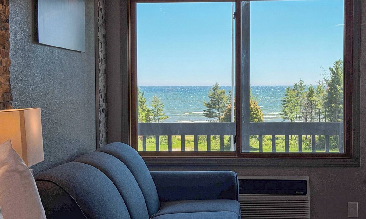 Manistique Hotel | Manistique Sands