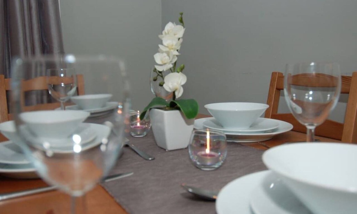 Dalavich Apartment | Mar Apartment Stirling. Close to Stirling Castle and town centre.