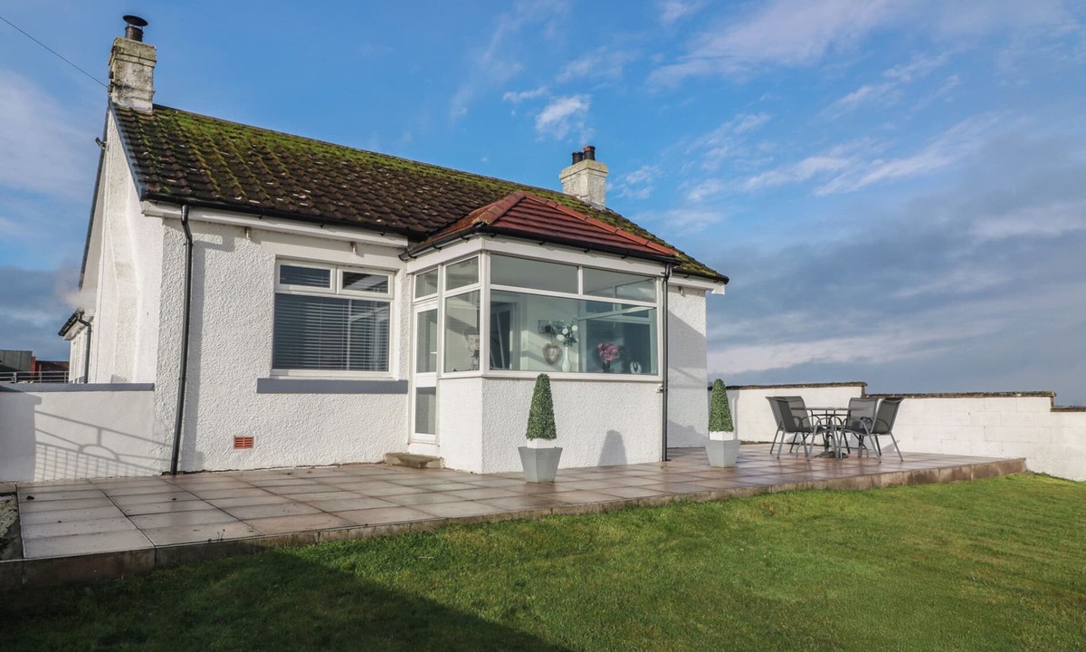 Dalton Cottage | MARCHDYKE FARM COTTAGE, family friendly, with open fire in Annan