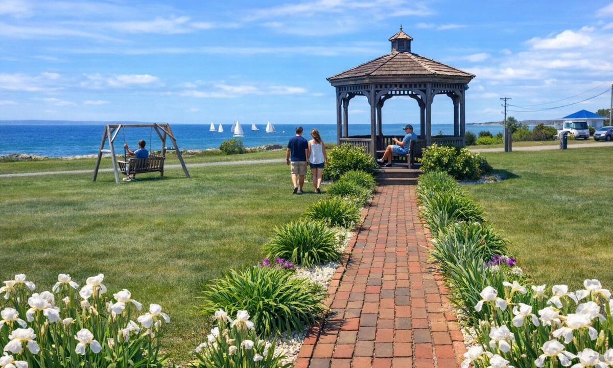 Falmouth Heights Hotel | Mariner's Point Resort