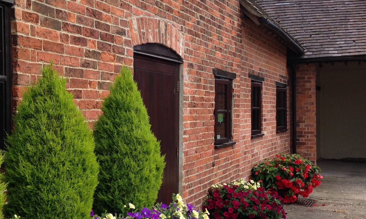 Rugeley Bed & Breakfast | Marsh Farm