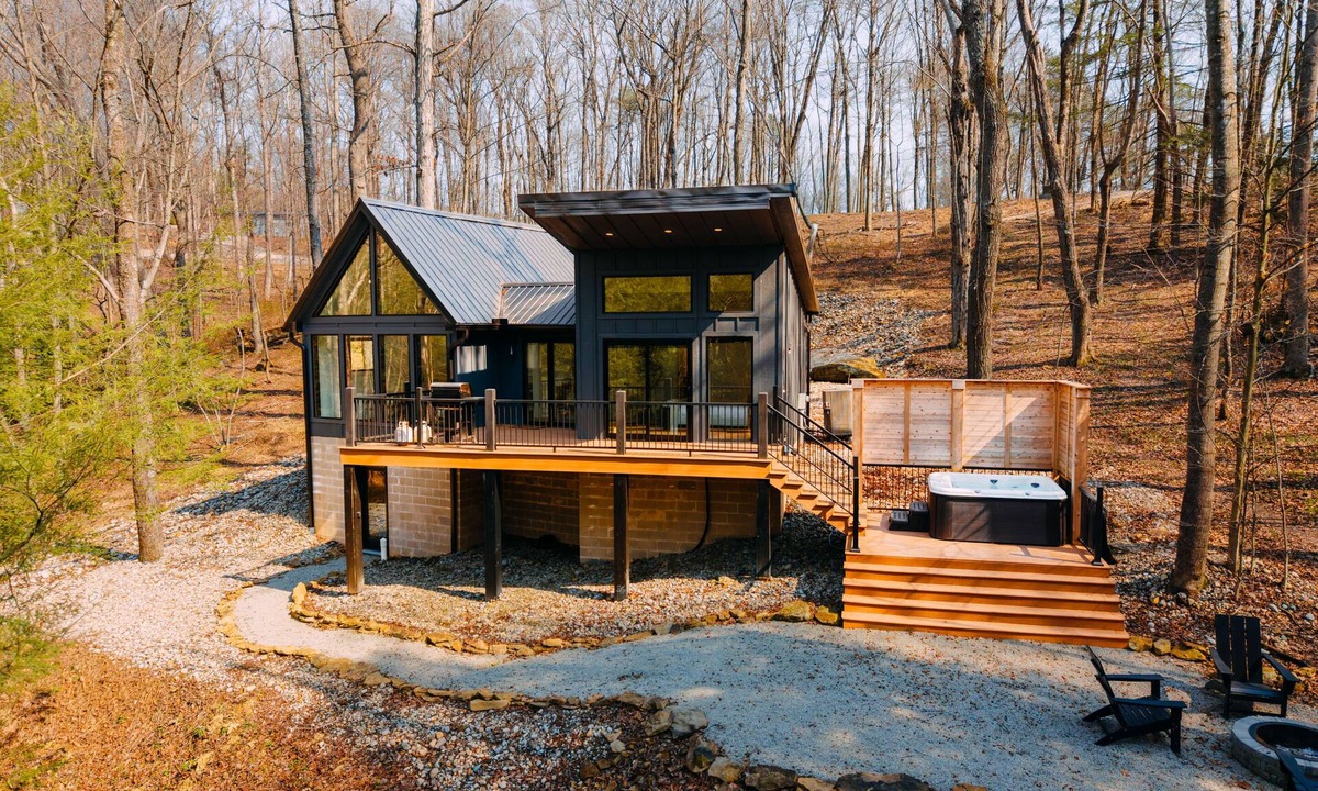 Rockbridge Cabin | Maynard's Retreat | Hocking Hills, Modern, Hot Tub