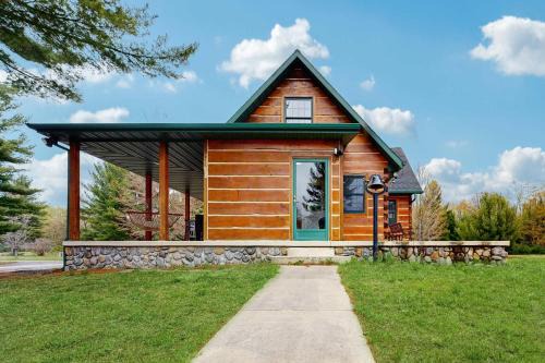 Thompsonville House | Michigan Up North Adventures All seasons retreat