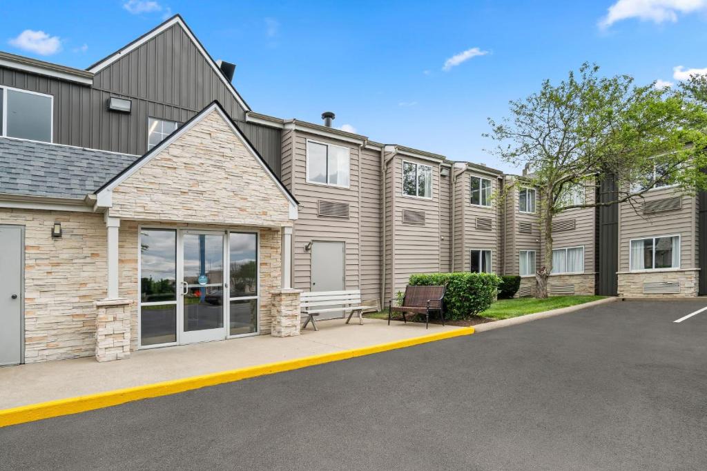 Lexington Hotel | Microtel Inn by Wyndham Lexington