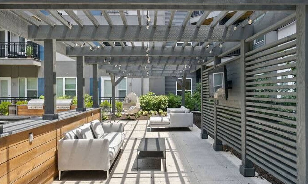 Cole-Noble District Apartment | Mid-century Modern Studio Cozysuites Downtown