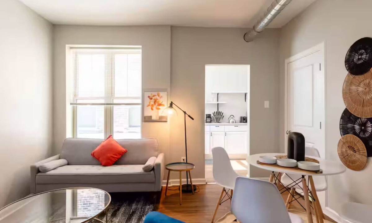 Detroit Apartment | Minutes to Downtown: BR Home with Gated Parking