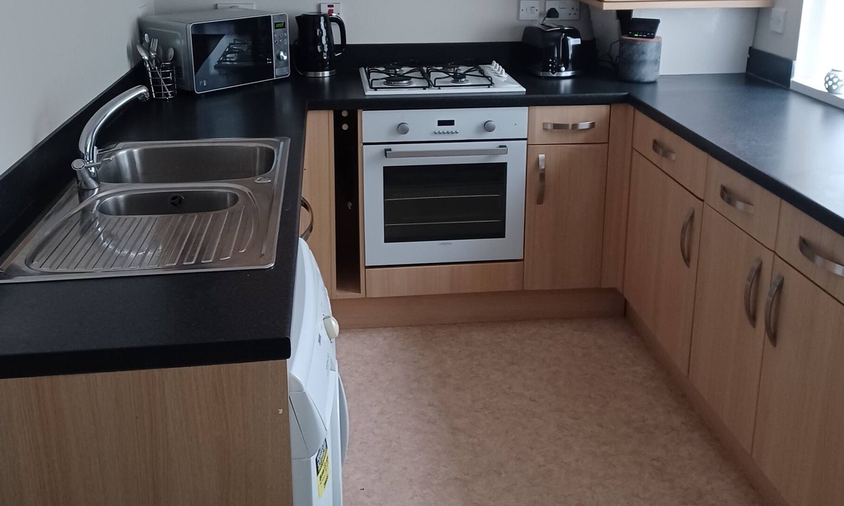Heaton Apartment | Modern 2 bed flat near Newcastle City Centre with private parking