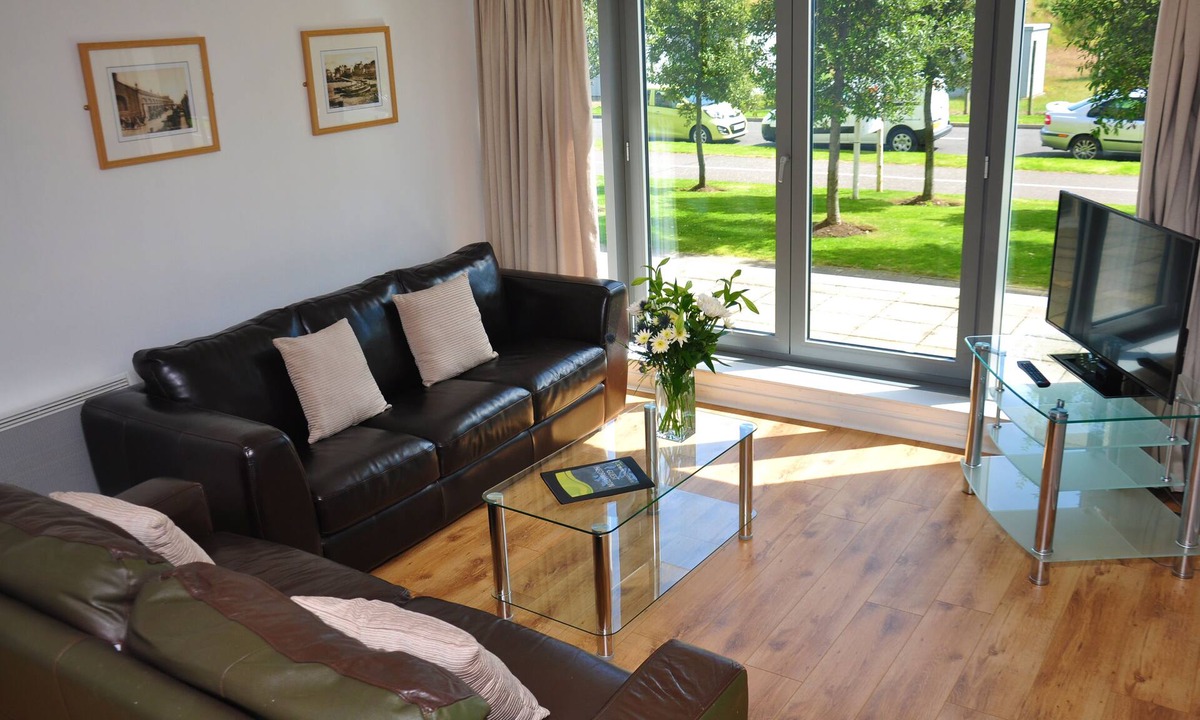 Newhaven Apartment | Modern 2 Bedroom Apartment with FREE Underground parking and Wi-Fi