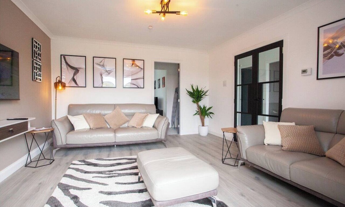 Balloch Apartment | Modern 3 Bed Flat Balloch