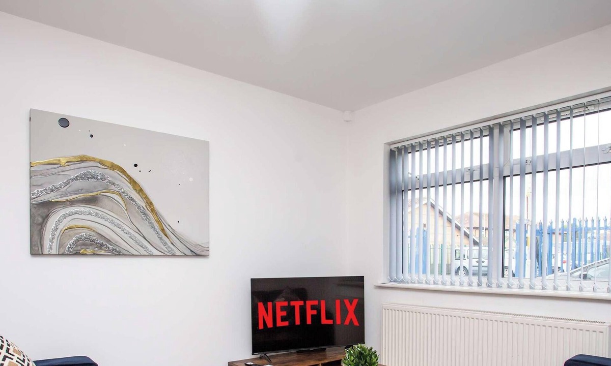 Blyth House | Modern 3BR Contractor Home | Blyth & Newcastle