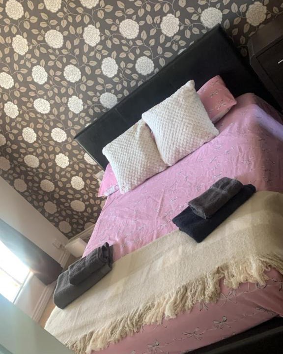 Heaton Apartment | Modern 3BR House with Garden Near City Centre and free Parking
