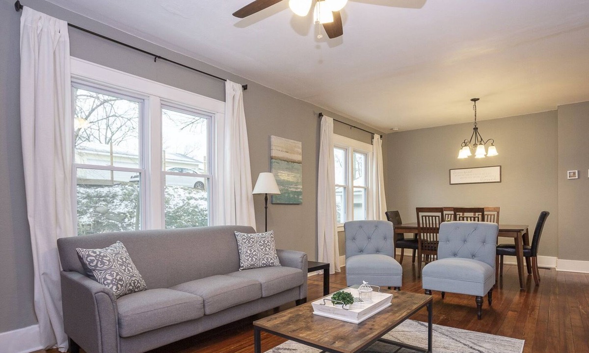 Grand Rapids Apartment | Modern, Bright Apartment | Walkable Restaurants | 2 Mi to Downtown Grand Rapids