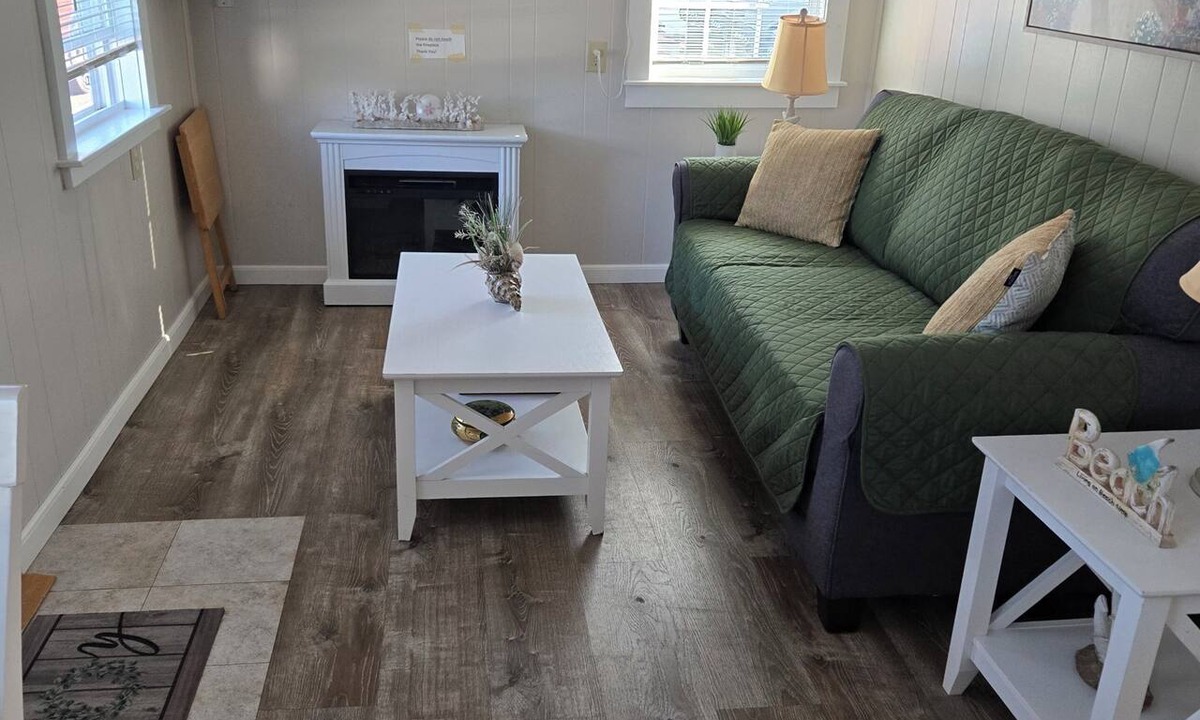 Dennis Port Cottage | Modern, Charming 1-bedroom cottage with ductless AC in Dennisport