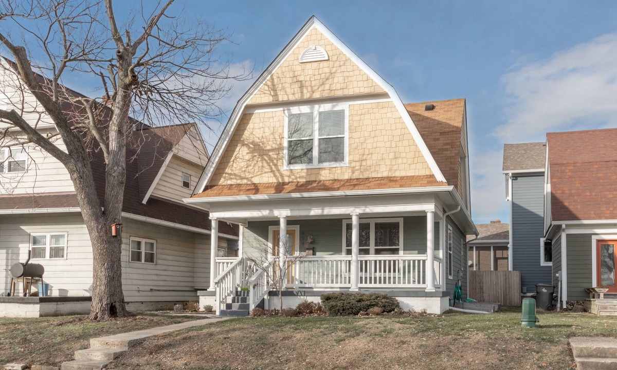 Kennedy King House | Modern Home in a prestigious downtown neighborhood