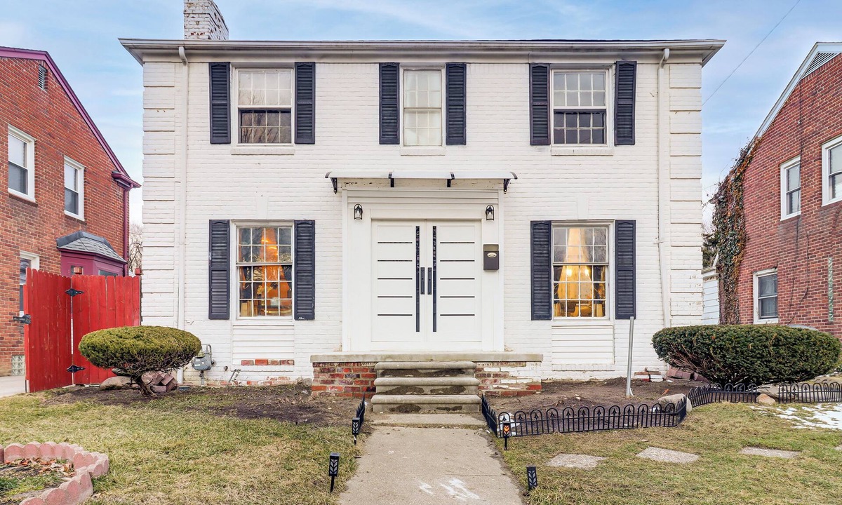 Detroit House | Modern Motor City Home w/Office & Deck!
