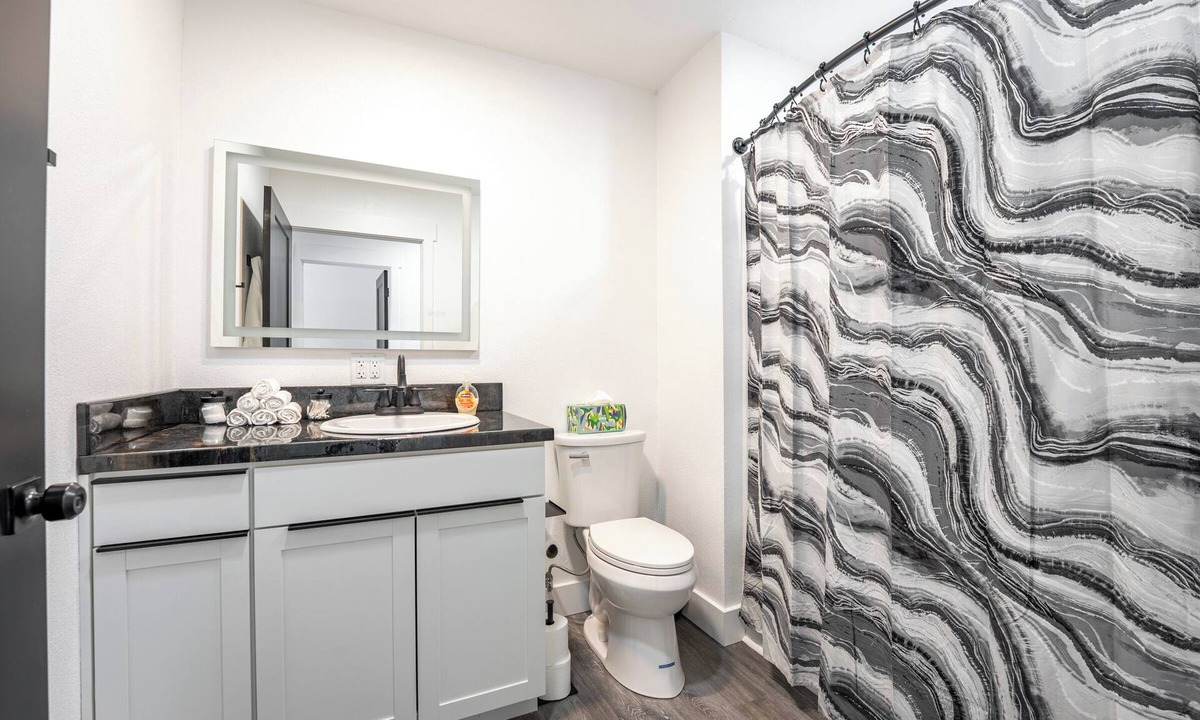 Fort Peck House | Modern retreat in Fort Peck, minutes away from the Marina! Pet Friendly!