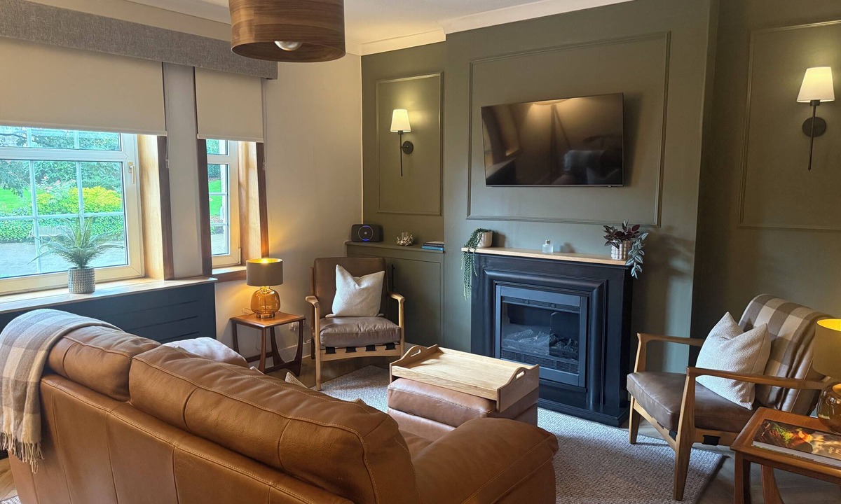 Dalavich Apartment | Modern, Stylish Flat on Baker Street — 5 mins walk to Stirling Castle